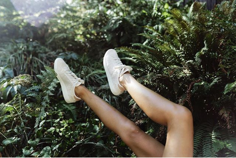 Один из Топ-9 постов для #whitesneakers (Фото: @nicoleburron)